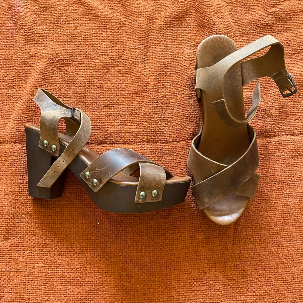 Mila Paoli Brown Strappy Sandals